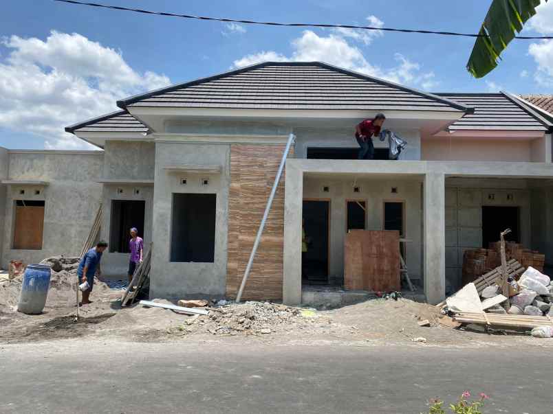 dijual rumah sambiroto purwomartani kalasan