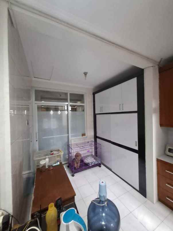 dijual rumah sanggar hurip