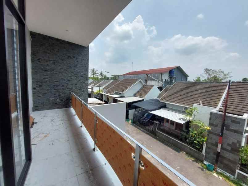 dijual rumah sardonoharjo