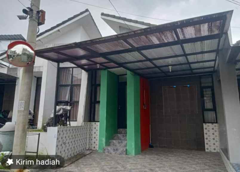 dijual rumah sariwangi