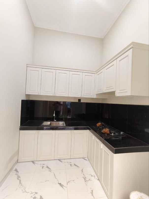 dijual rumah sawojajar 1