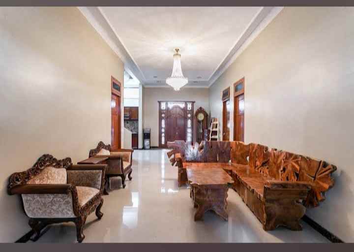 dijual rumah sawunggaling banyumanik