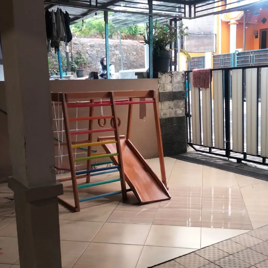 dijual rumah second siap huni