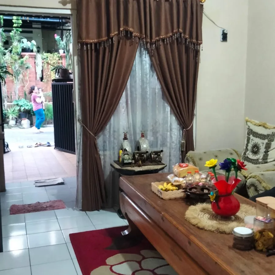 dijual rumah second siap huni