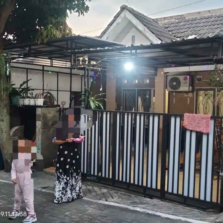 dijual rumah second siap huni