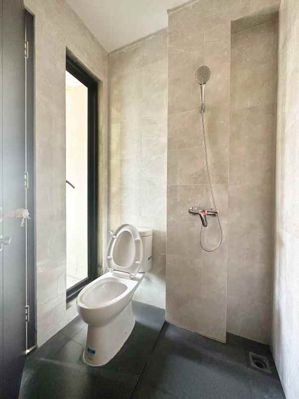 dijual rumah setu