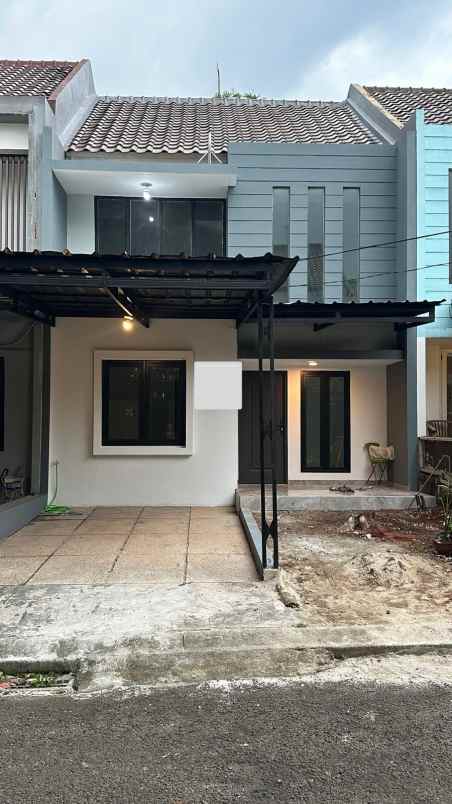 dijual rumah siap huni di raffles hills cibubur