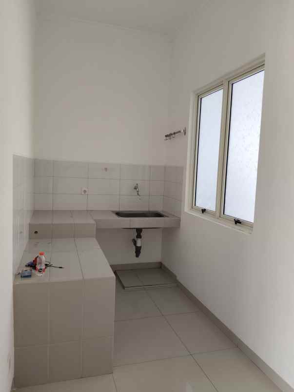 dijual rumah siap huni di suvarna sutera cluster dhana