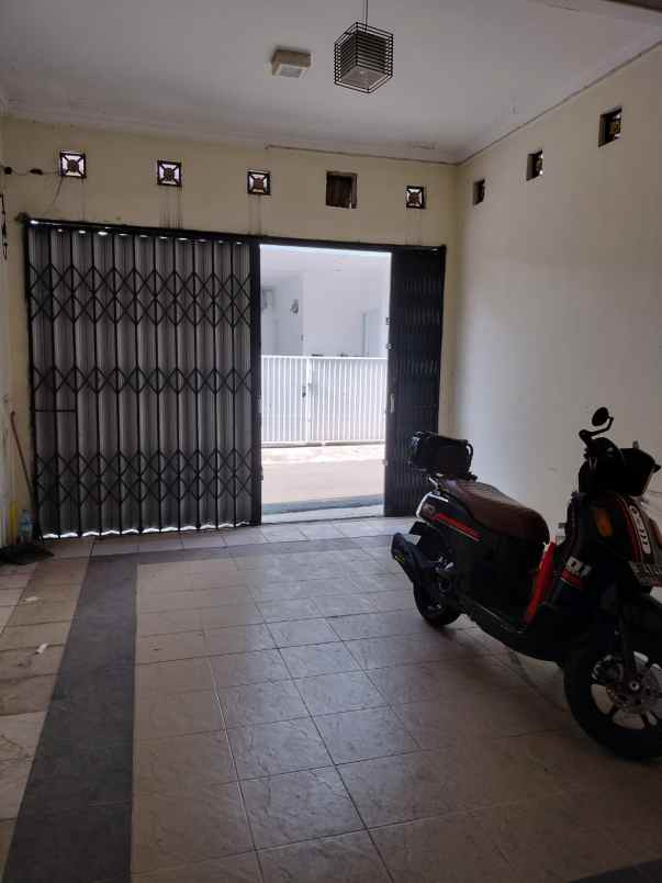 dijual rumah siap huni lokasi cijantung jakarta timur