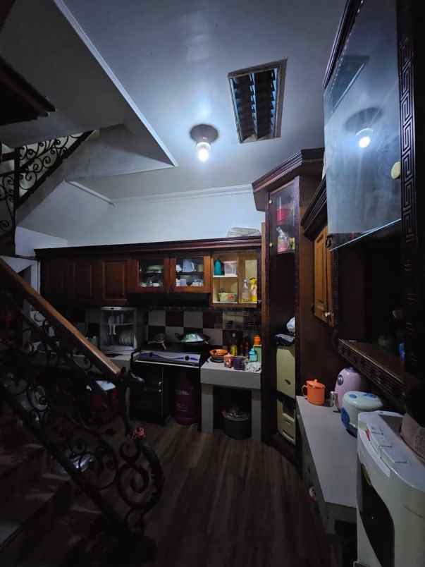 dijual rumah sidotopo