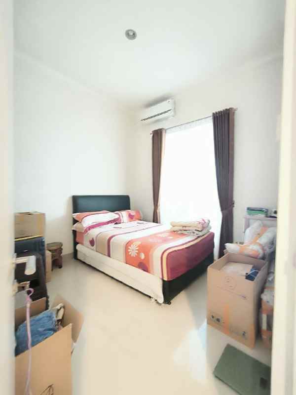 dijual rumah simpang darmo regency