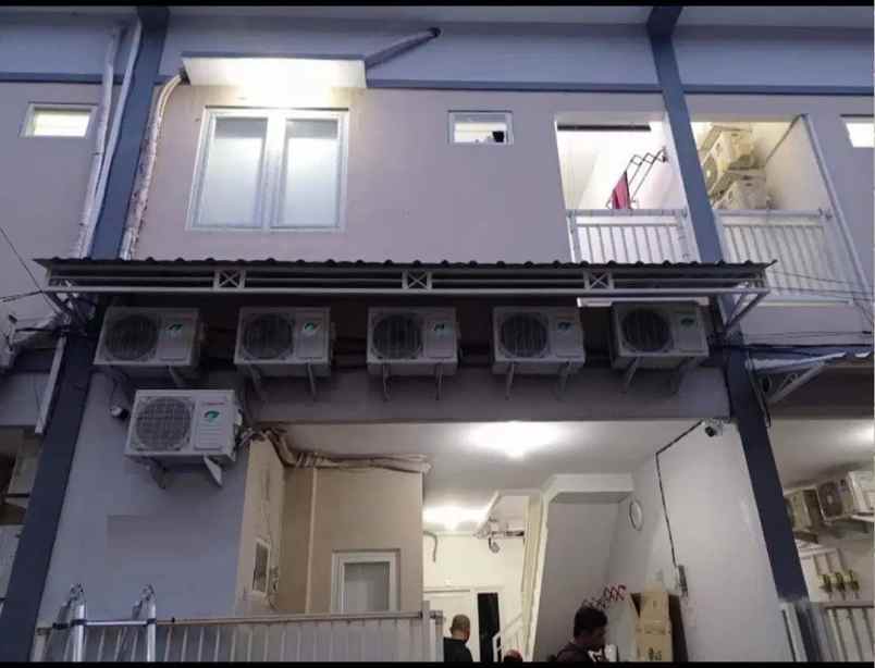 dijual rumah siwalankerto