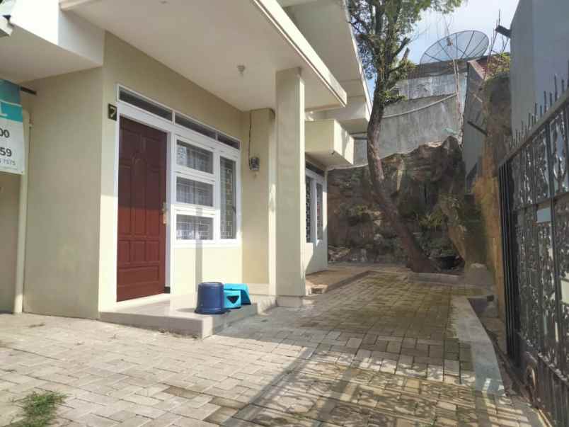 dijual rumah songgoriti