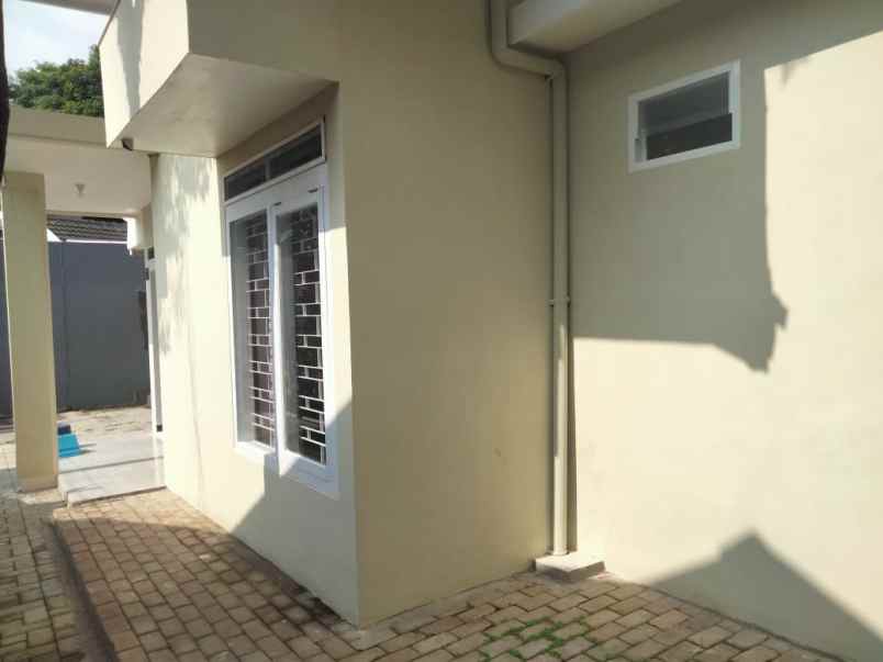 dijual rumah songgoriti