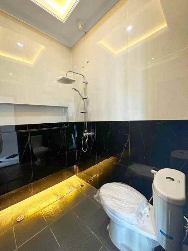 dijual rumah srengseng sawah