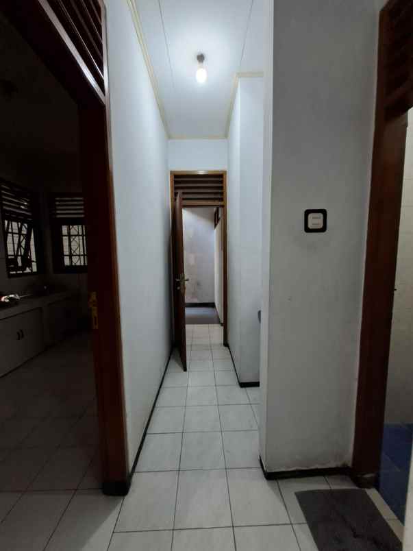 dijual rumah standart lokasi di araya kota malang