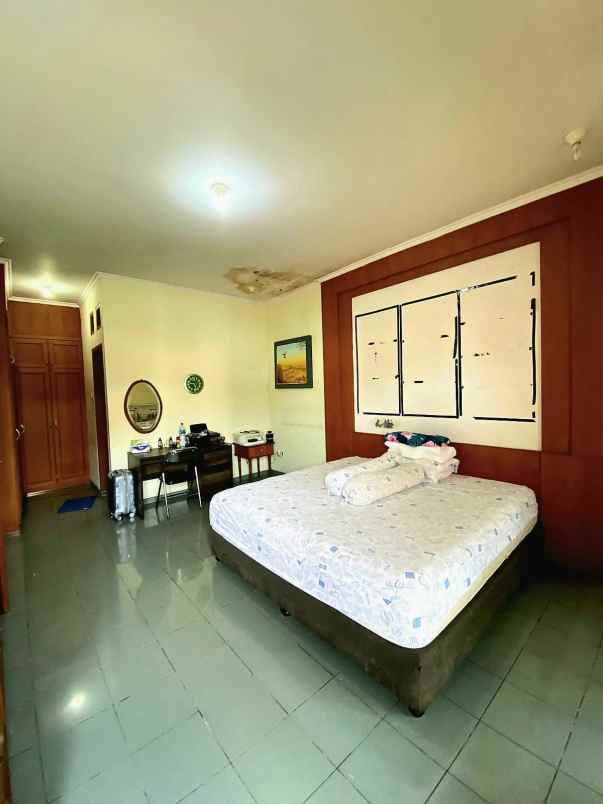 dijual rumah studio alam sukmajaya