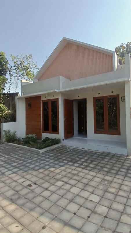 dijual rumah sumberharjo