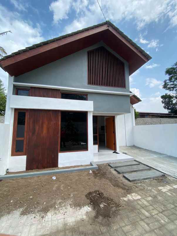 dijual rumah sumberharjo prambanan