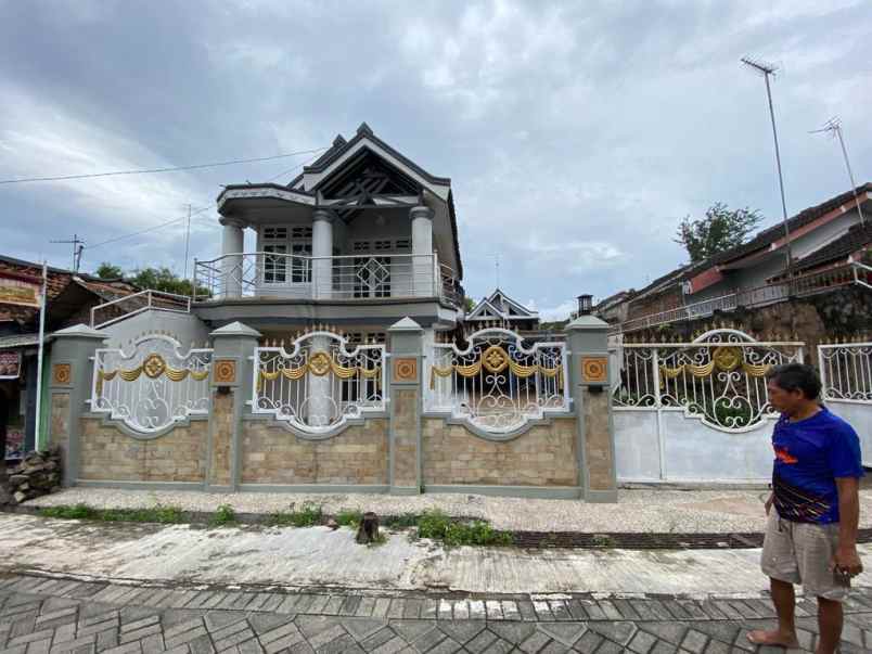 dijual rumah superr luaass