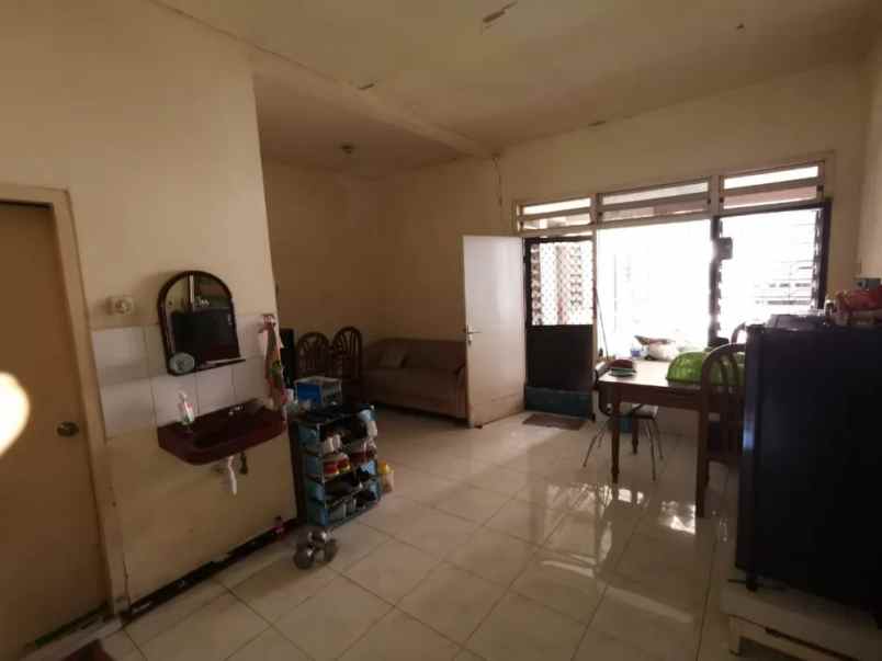dijual rumah sutorejo prima indah barat