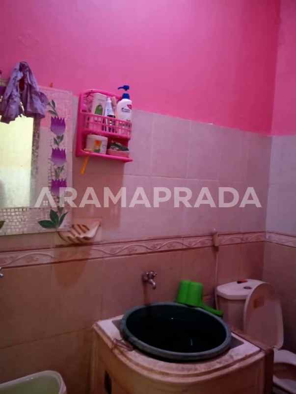 dijual rumah taman griya