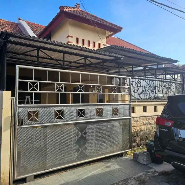 dijual rumah taman pondok indah surabaya