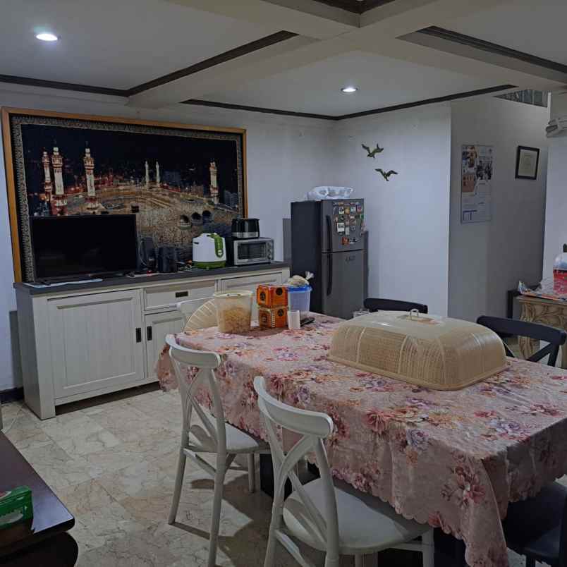 dijual rumah taman radio dalam