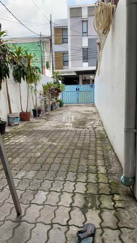 dijual rumah tanah kusir