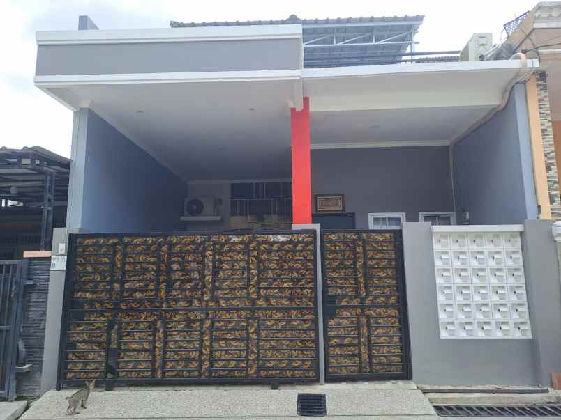dijual rumah teluk pucung