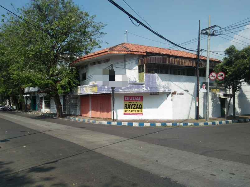 dijual rumah tepi jalan raya sukarno