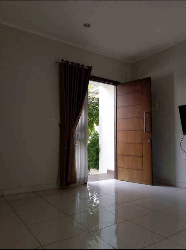 dijual rumah the orchard cluster