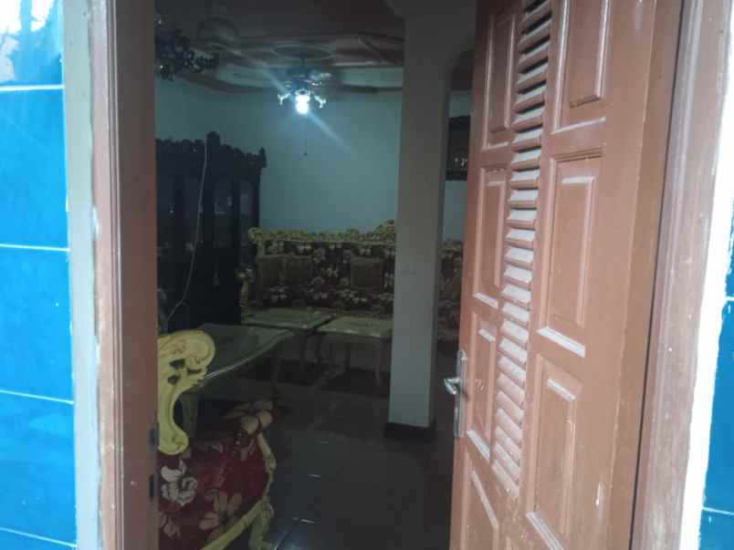 dijual rumah tingkat di halim jaktim