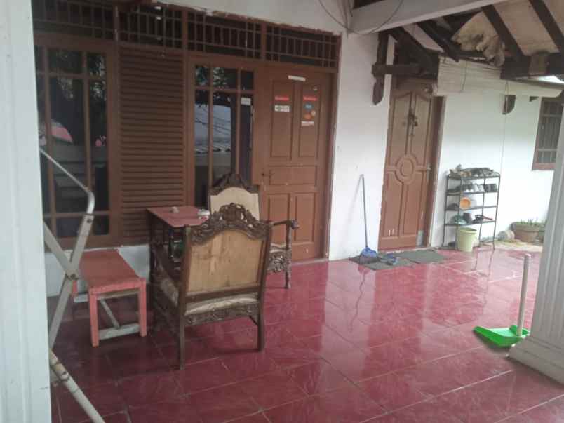 dijual rumah tingkat di halim jaktim