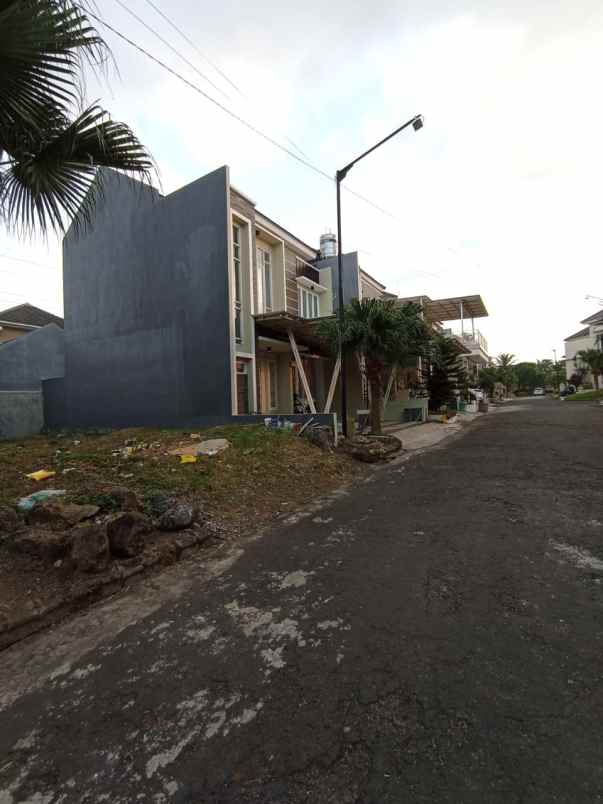 dijual rumah tirtasani royal