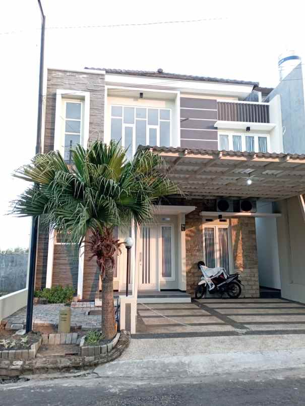 dijual rumah tirtasani royal