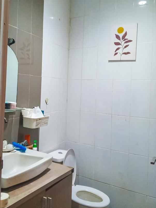 dijual rumah trevista ciputat