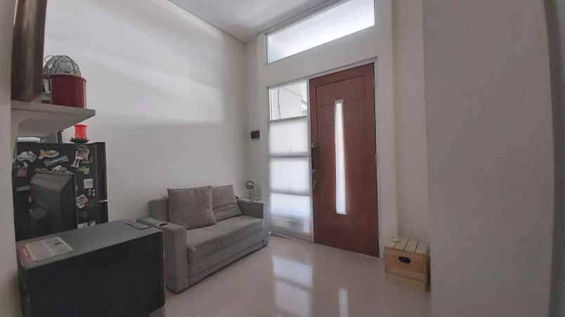 dijual rumah trevusta residence ciputat