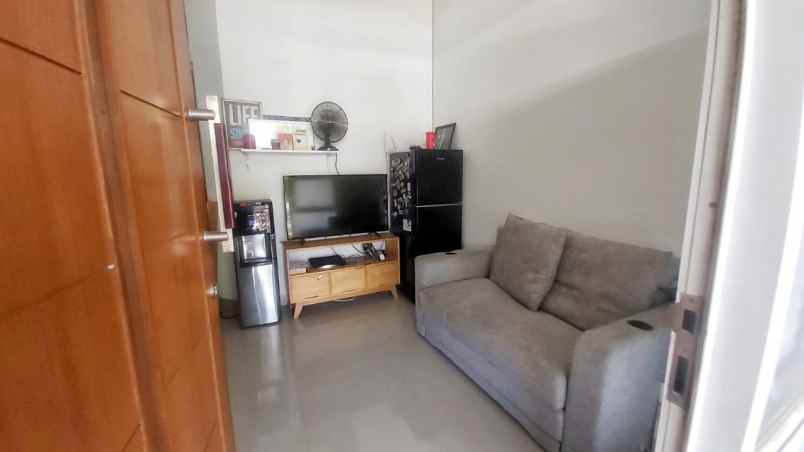 dijual rumah trevusta residence ciputat