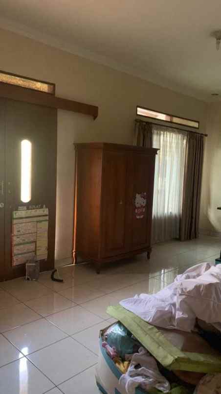 dijual rumah turangga