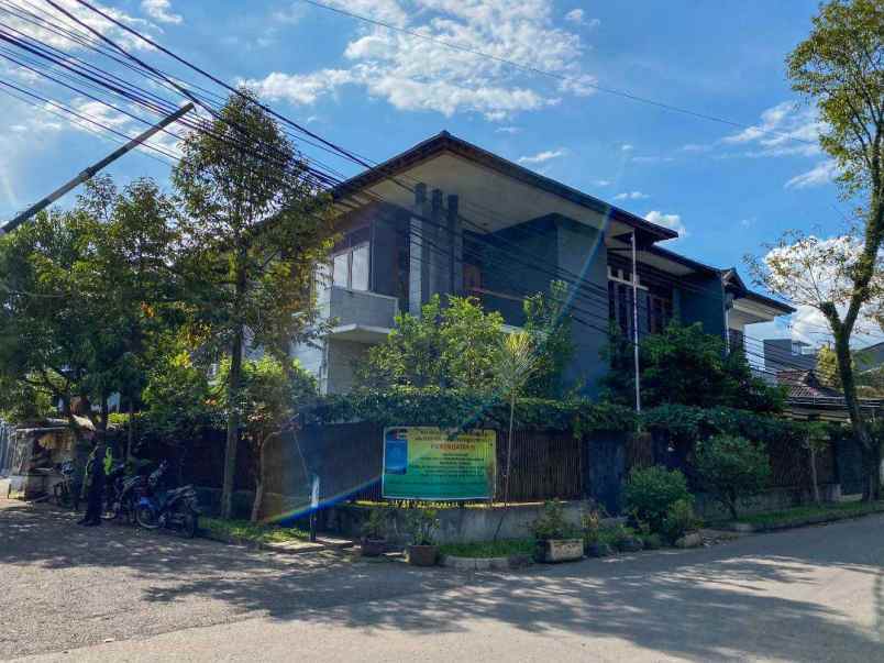 dijual rumah turangga