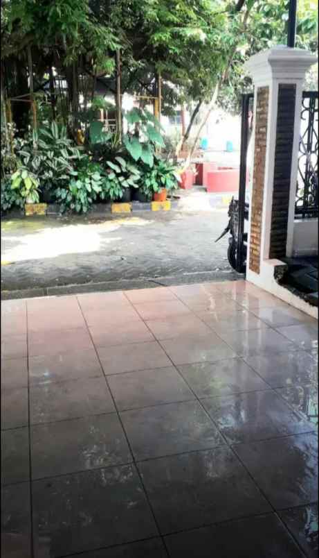 dijual rumah vila ilhami kelapa dua