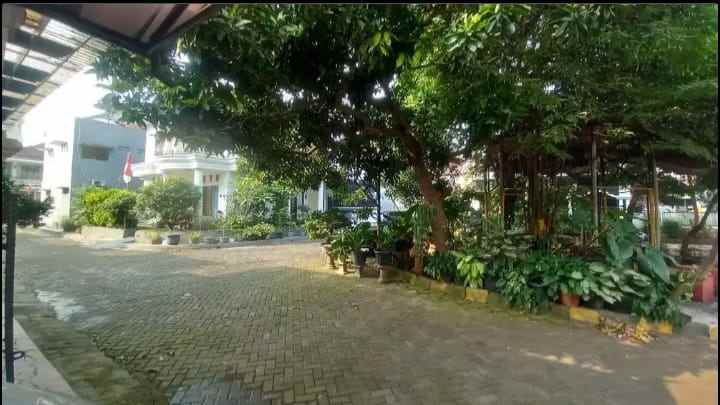 dijual rumah vila ilhami kelapa dua