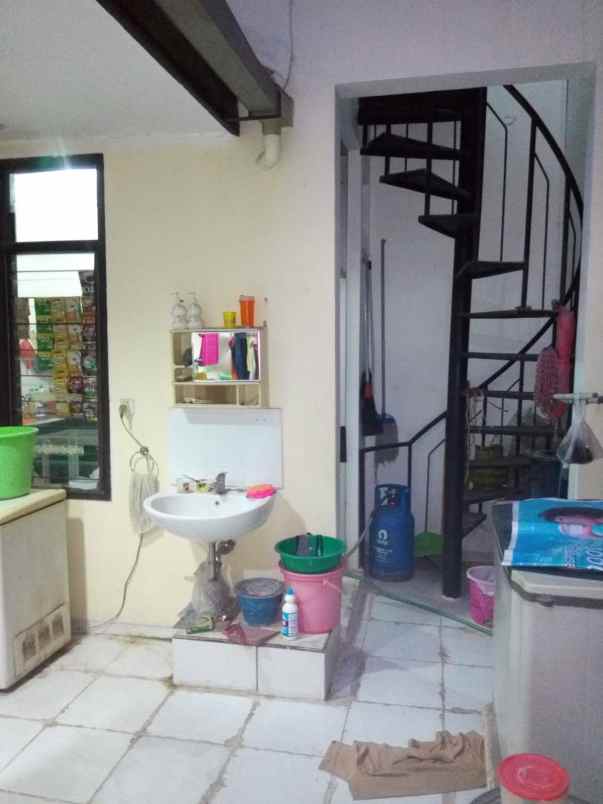 dijual rumah villa kalijudan