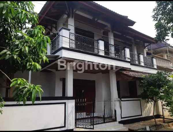 dijual rumah villa mahkota pesona