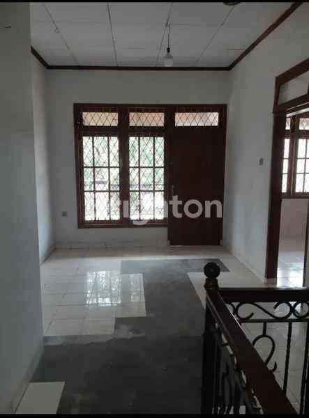 dijual rumah villa mahkota pesona