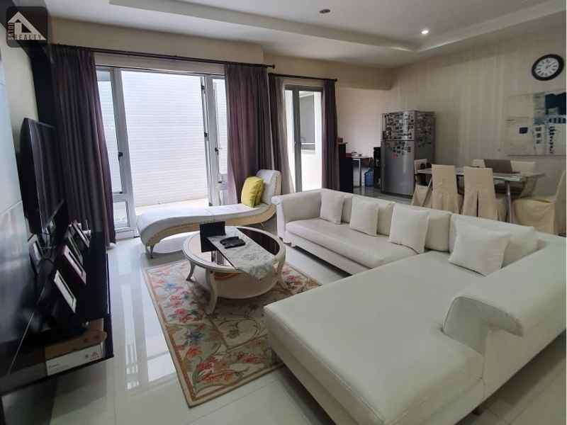 dijual rumah villa pondok indah