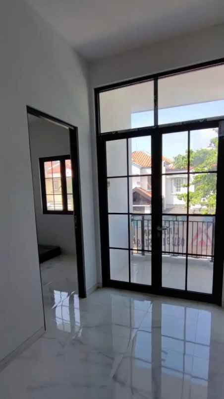 dijual rumah villa sentra raya citraland