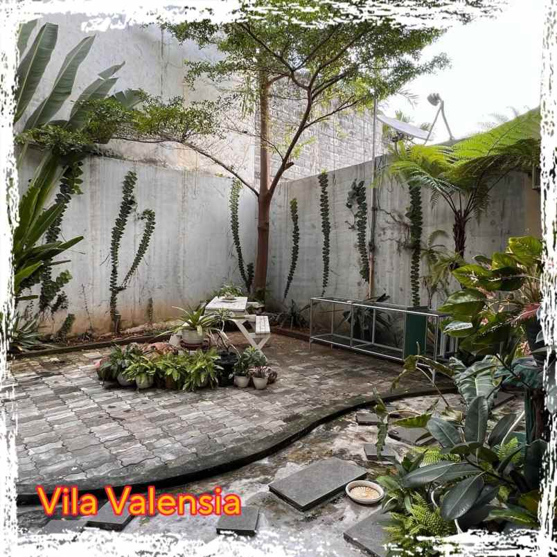 dijual rumah villa valensia