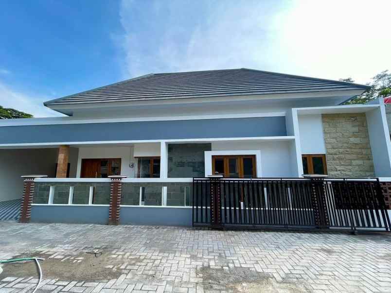 dijual rumah wedodomartani ngemplak